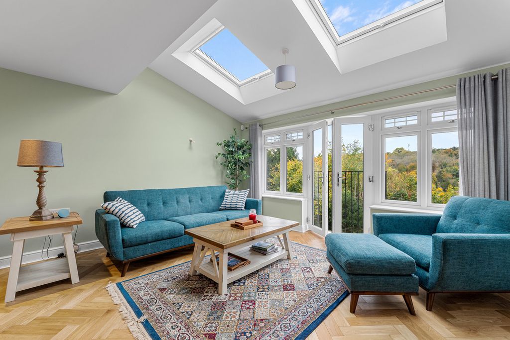 Additional image 5 of 3 bed semi-detached house for saleThe Crescent, Caterham CR3