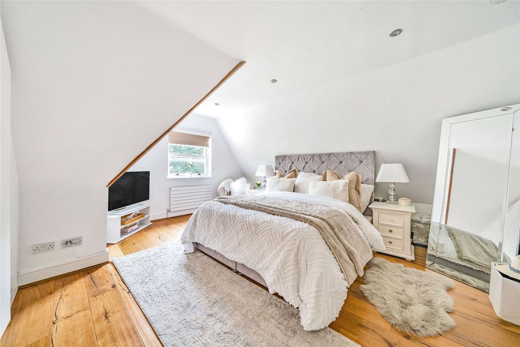Additional image 4 of 2 bed flat for saleChevender, Prince Imperial Road, Chislehurst BR7