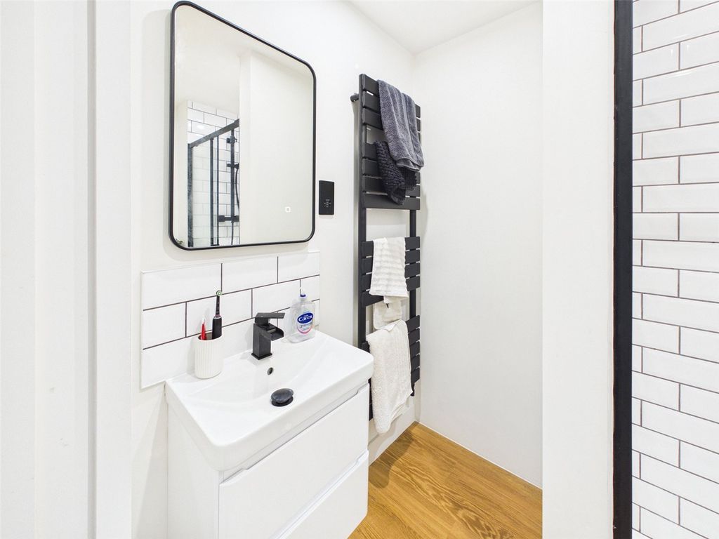 Additional image 6 of 2 bed flat for saleFoundry Court, Wadebridge, Cornwall PL27