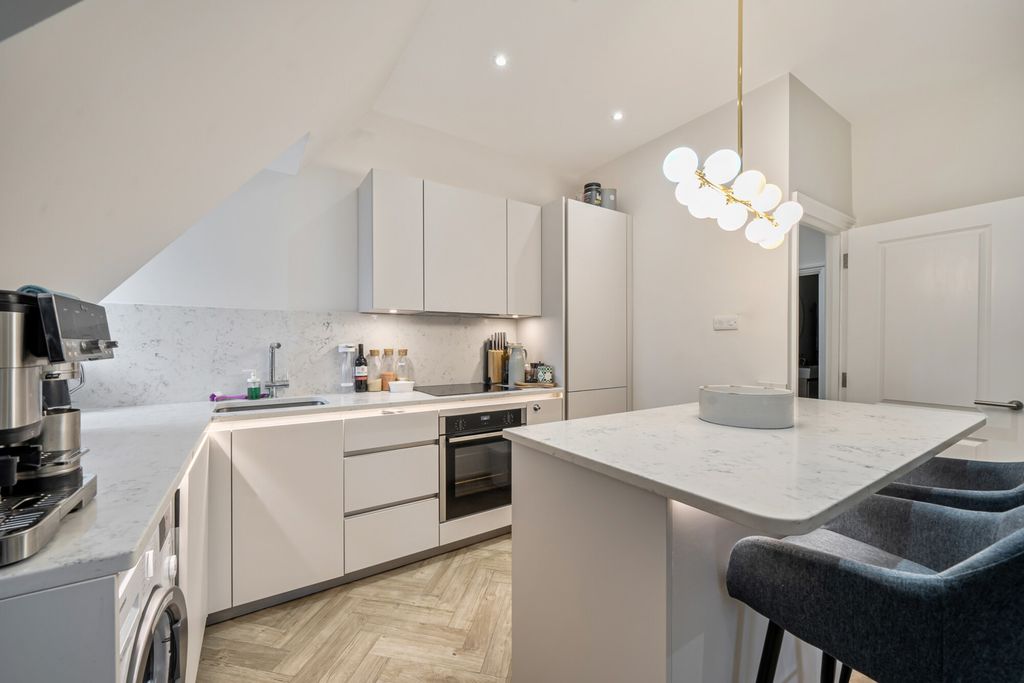Additional image 2 of 2 bed flat for saleCamden Park Road, Chislehurst BR7