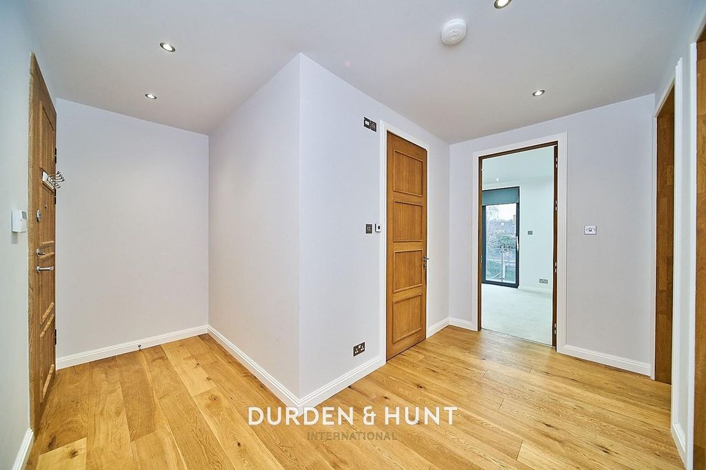Additional image 13 of 2 bed flat for saleEden Avenue, Chigwell IG7