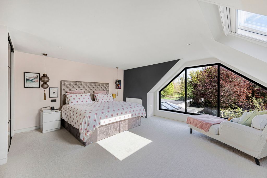 Additional image 3 of 4 bed bungalow for saleBarn Way, Cirencester, Gloucestershire GL7
