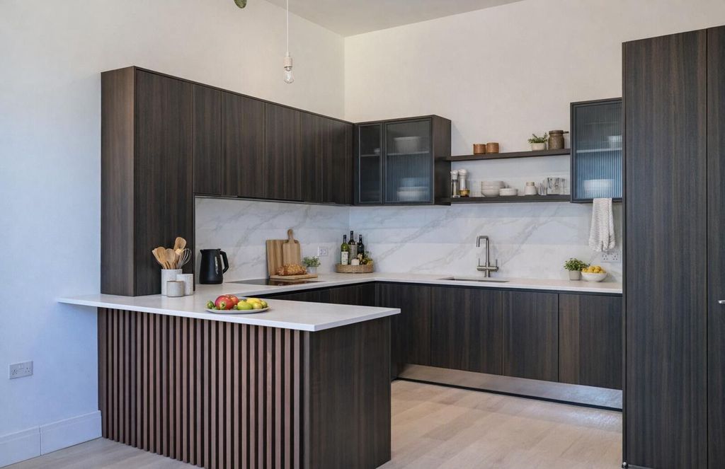 Additional image 2 of 3 bed flat for saleThe Oaks, Chigwell IG7