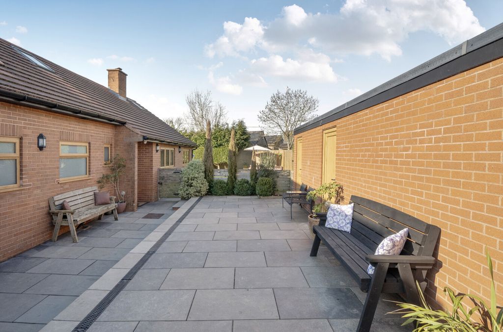 Additional image 22 of 4 bed bungalow for saleChard Common, Chard, Somerset TA20