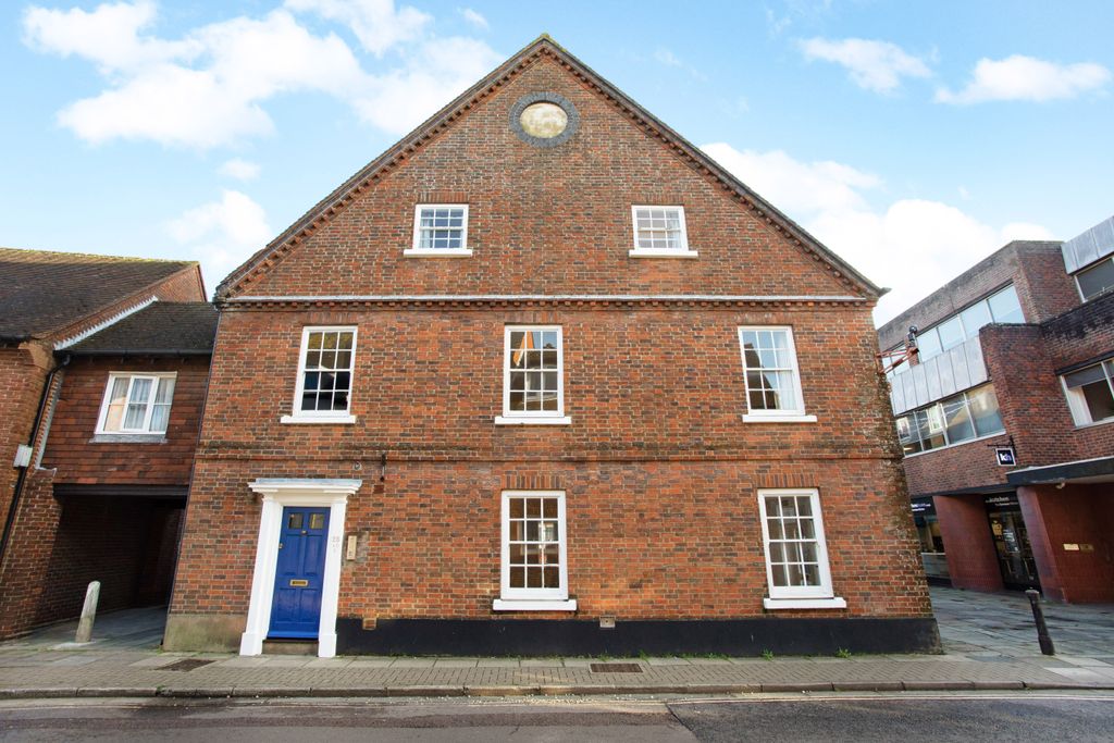Additional image 9 of 3 bed flat for saleChapel Street, Chichester PO19