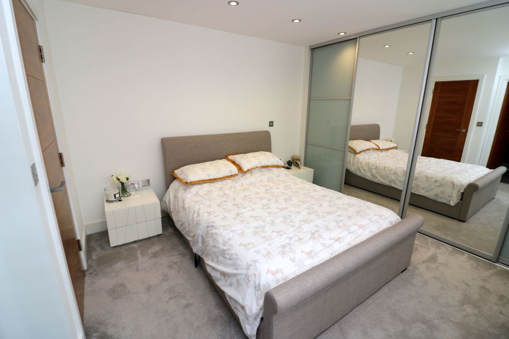 Additional image 9 of 2 bed maisonette for saleGuildford Street, Chertsey, Surrey KT16
