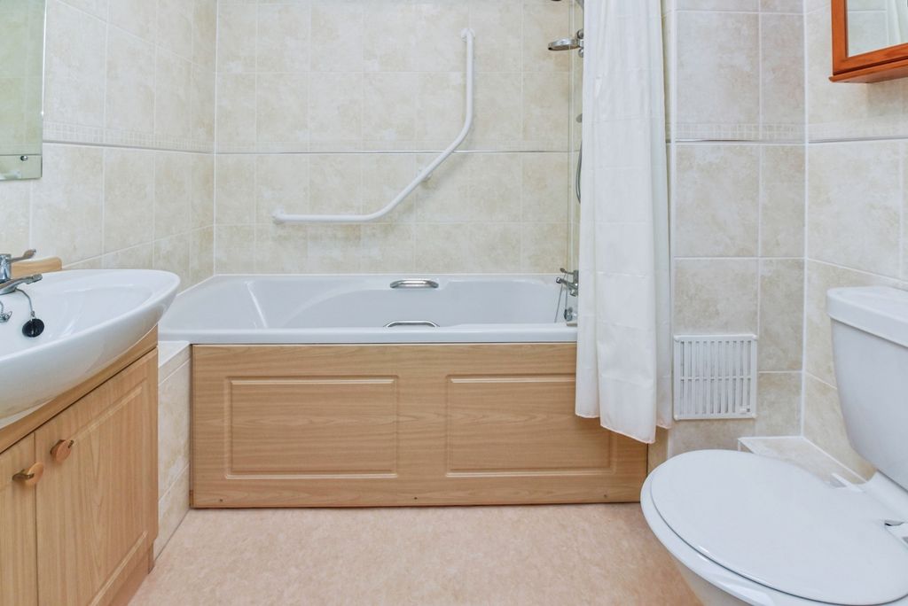 Additional image 11 of 2 bed flat for saleMilton Lane, Wells, Somerset BA5
