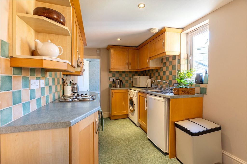 Additional image 3 of 2 bed flat for saleCheltenham Road, Cirencester, Gloucestershire GL7