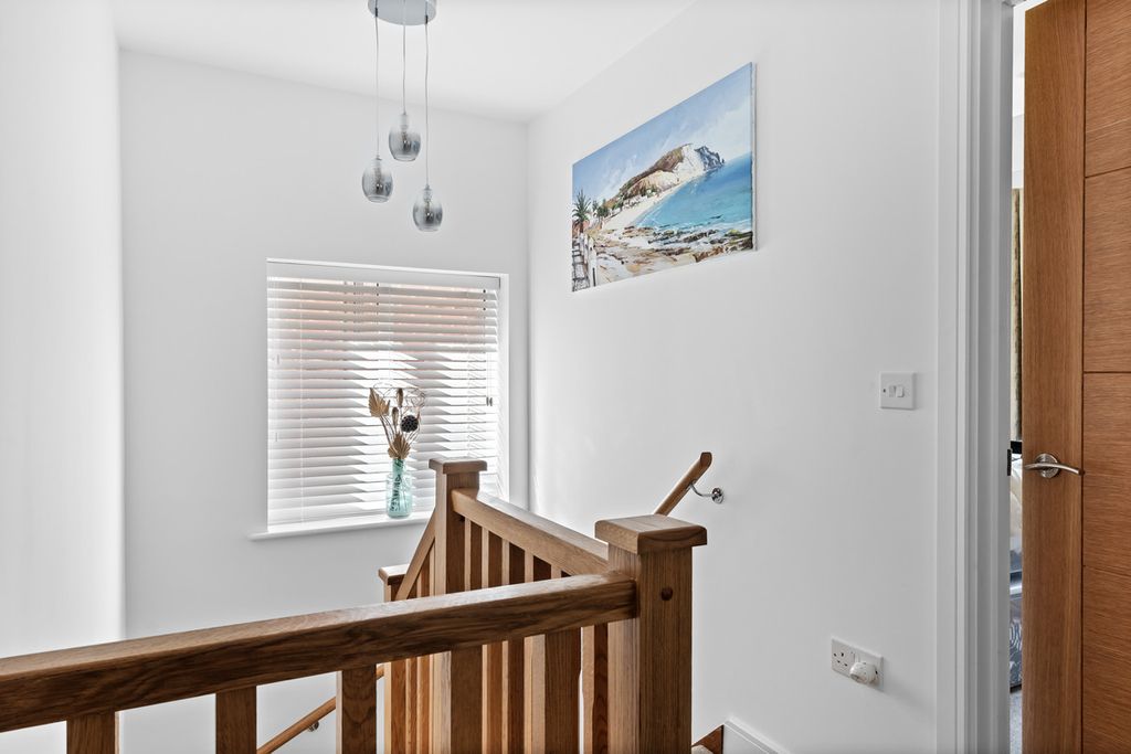 Additional image 11 of 4 bed detached house for salePorkele Place, Caterham CR3