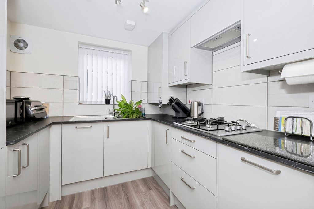 Additional image 2 of 1 bed flat for saleRotair Road, Camborne, Cornwall TR14