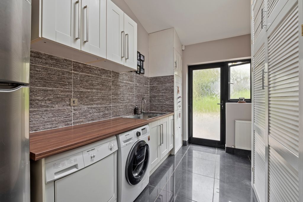 Additional image 15 of 5 bed detached house for saleCarshalton, Surrey SM5