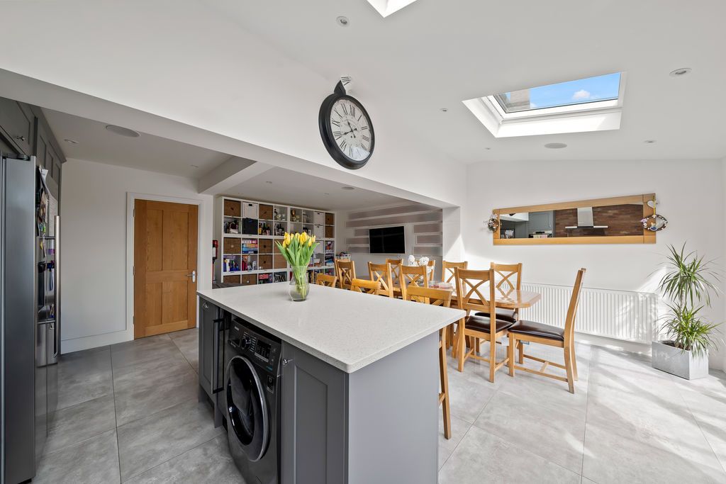 Additional image 6 of 4 bed semi-detached house for saleHarrow Road, Carshalton Beeches SM5