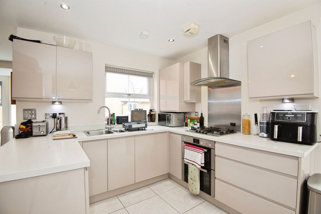 Additional image 5 of 2 bed flat for saleGoodearl Place, Princes Risborough HP27
