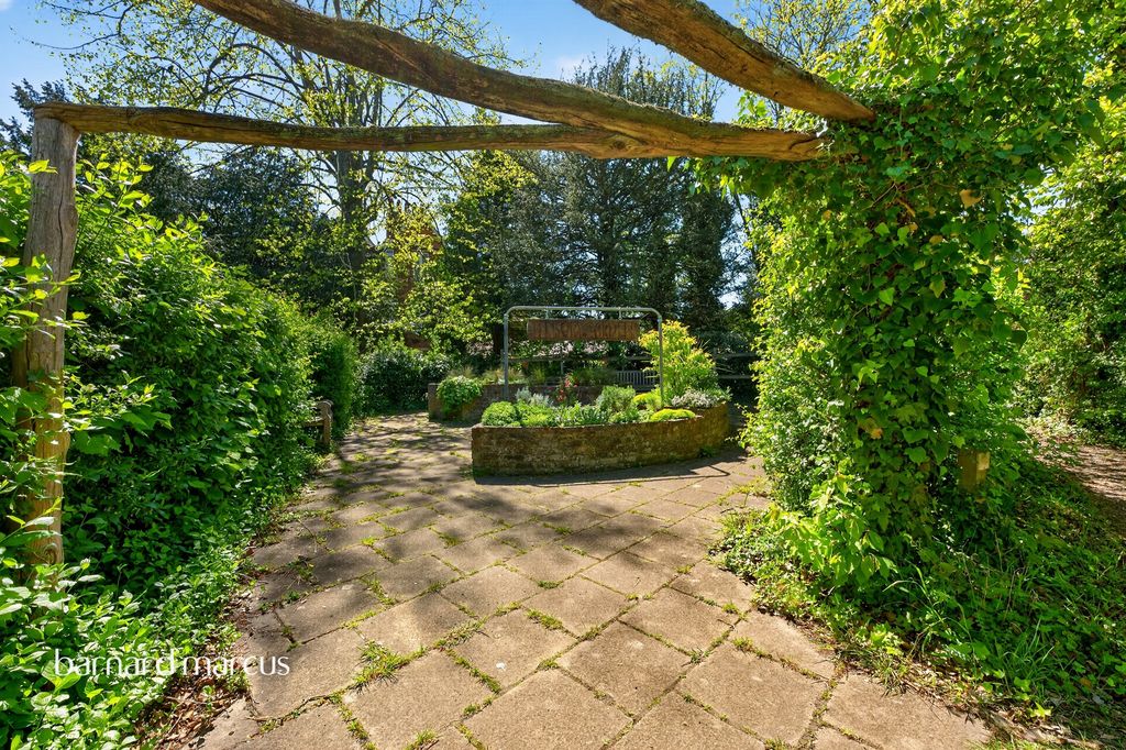 Additional image 12 of 2 bed flat for saleHoneywood Walk, Carshalton SM5