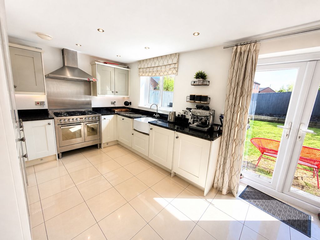 Additional image 6 of 4 bed detached house for saleBlenheim Way, Castleford WF10