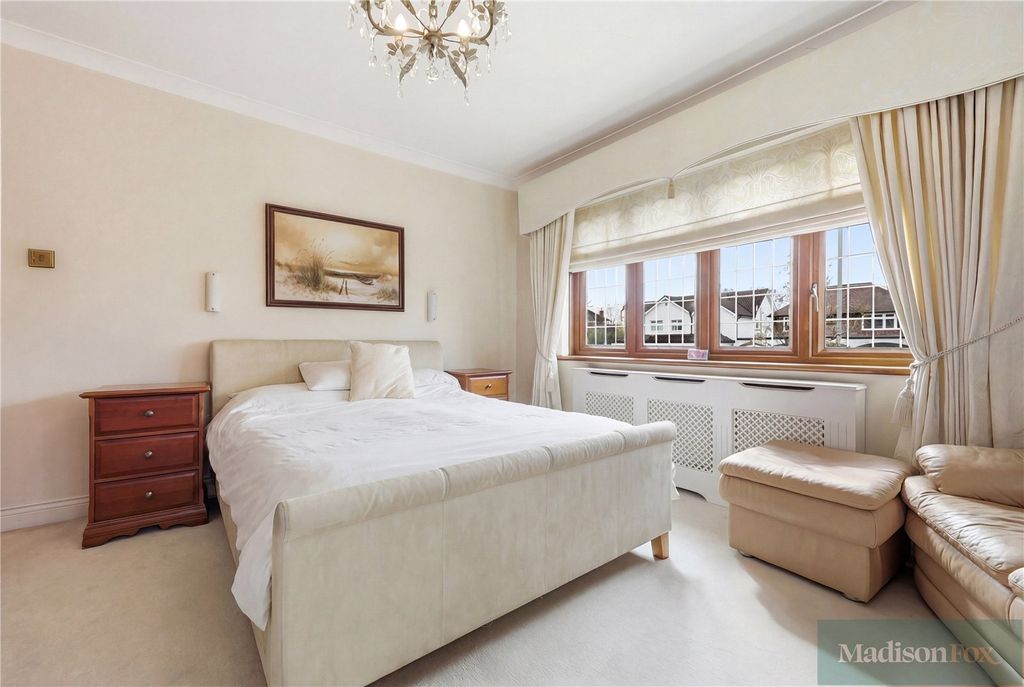 Additional image 30 of 6 bed detached house for saleTomswood Road, Chigwell IG7