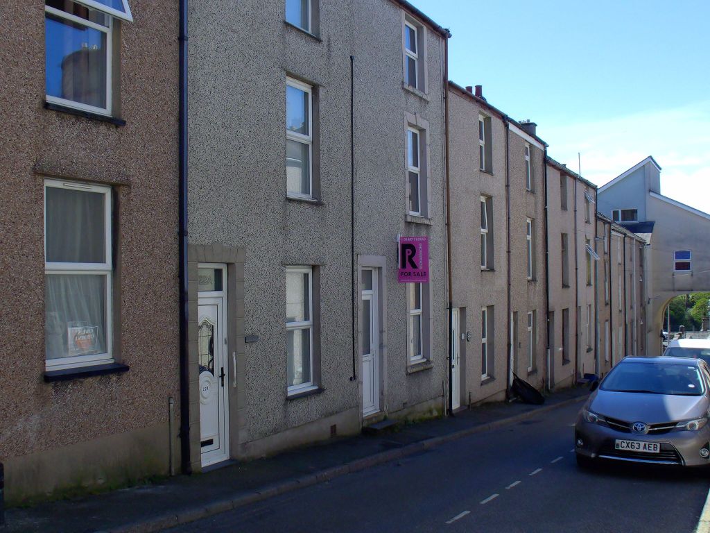 3 bed terraced house for saleGarnon Street, Caernarfon LL55