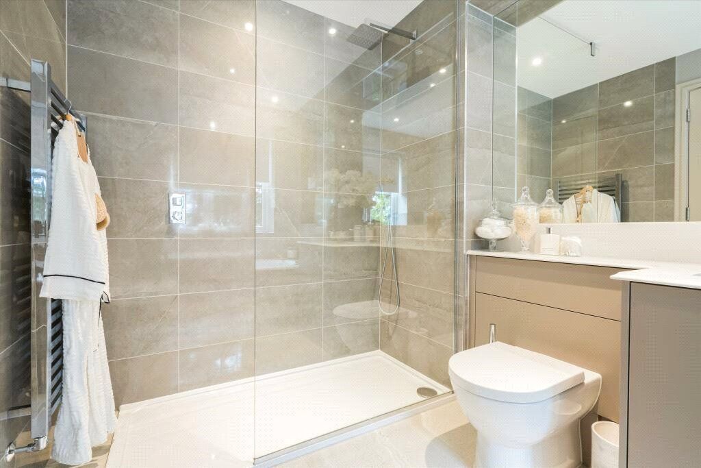 Additional image 18 of 2 bed flat for saleKings Ridge, Golf Drive, Camberley, Surrey GU15