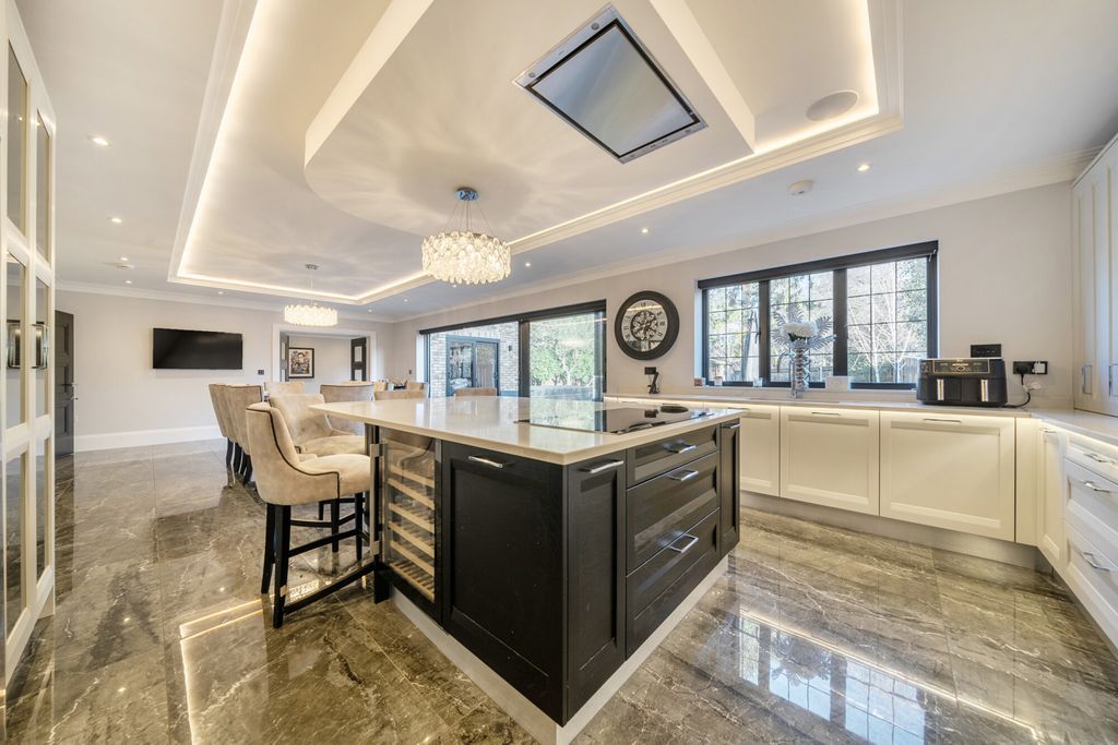 Additional image 4 of 7 bed detached house for saleHeathley End, Chislehurst BR7