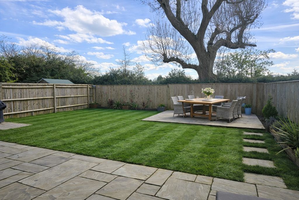 Additional image 3 of 4 bed detached house for salePorkele Place, Caterham CR3