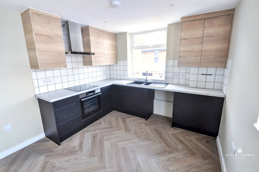Additional image 7 of 1 bed flat for saleLondon Road, Hadleigh, Benfleet SS7