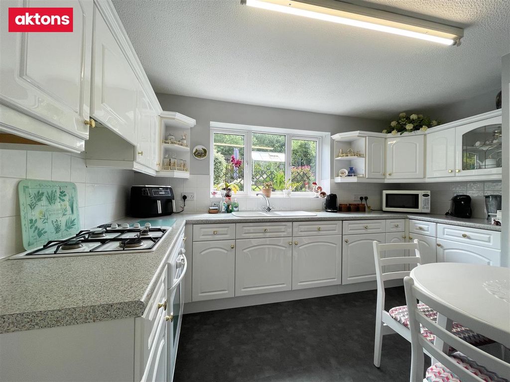 Additional image 6 of 4 bed detached house for salePant Llygodfa, Caerphilly CF83