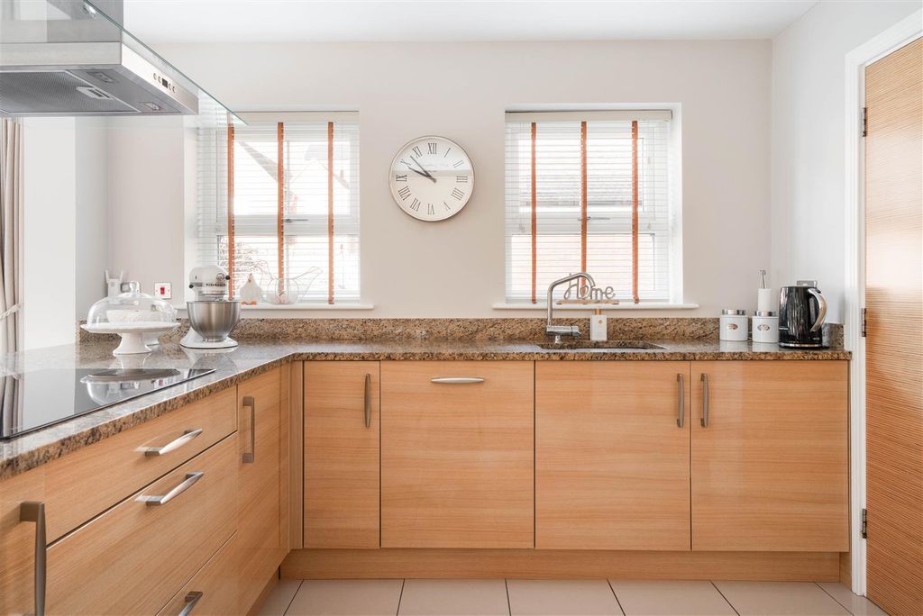 Additional image 6 of 5 bed detached house for saleTreeneuk Gardens, Ashgate, Chesterfield S40