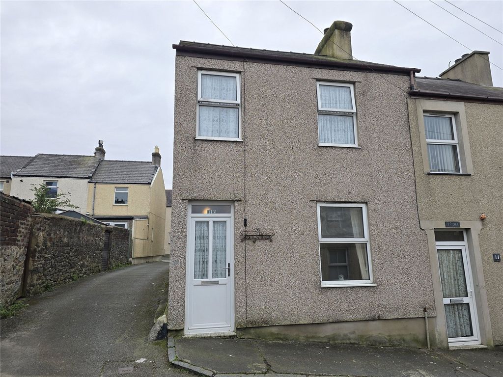 3 bed end terrace house for saleBeulah Square, Caernarfon, Gwynedd LL55