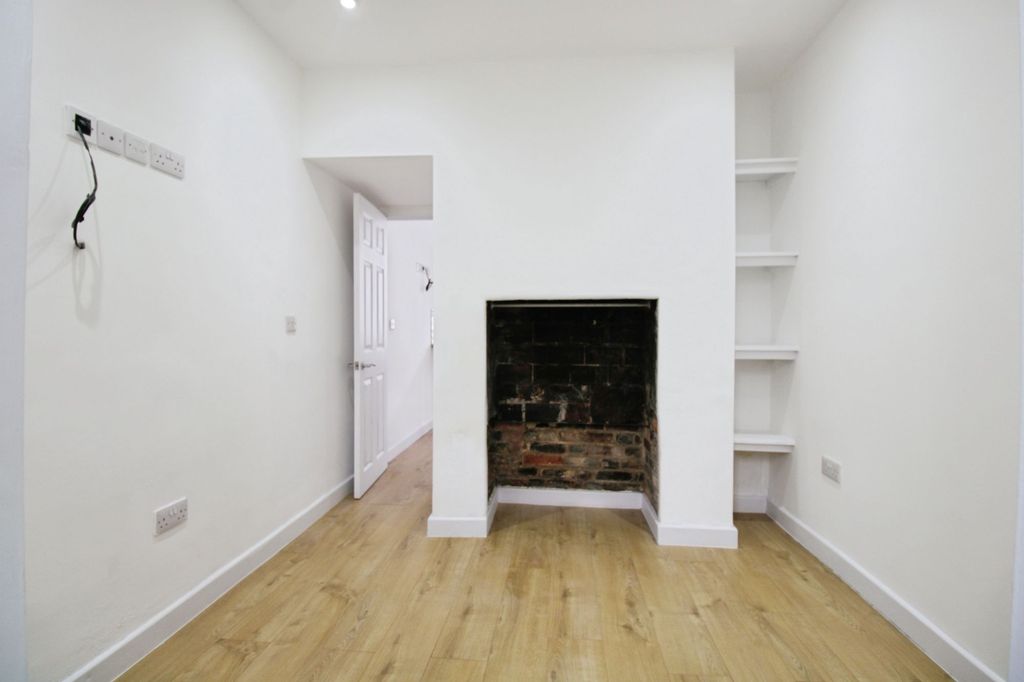 Additional image 4 of 1 bed flat for saleLondon Road, Marlborough SN8