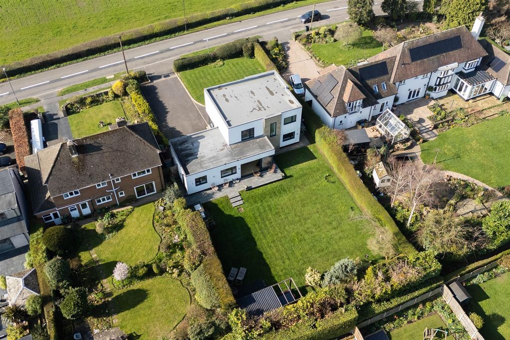 Additional image 59 of 4 bed detached house for saleWalton Back Lane, Walton, Chesterfield S42