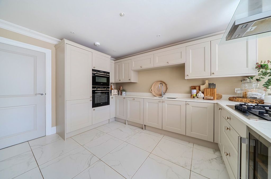 Additional image 13 of 4 bed detached house for saleLyndhurst Place, Chichester PO19