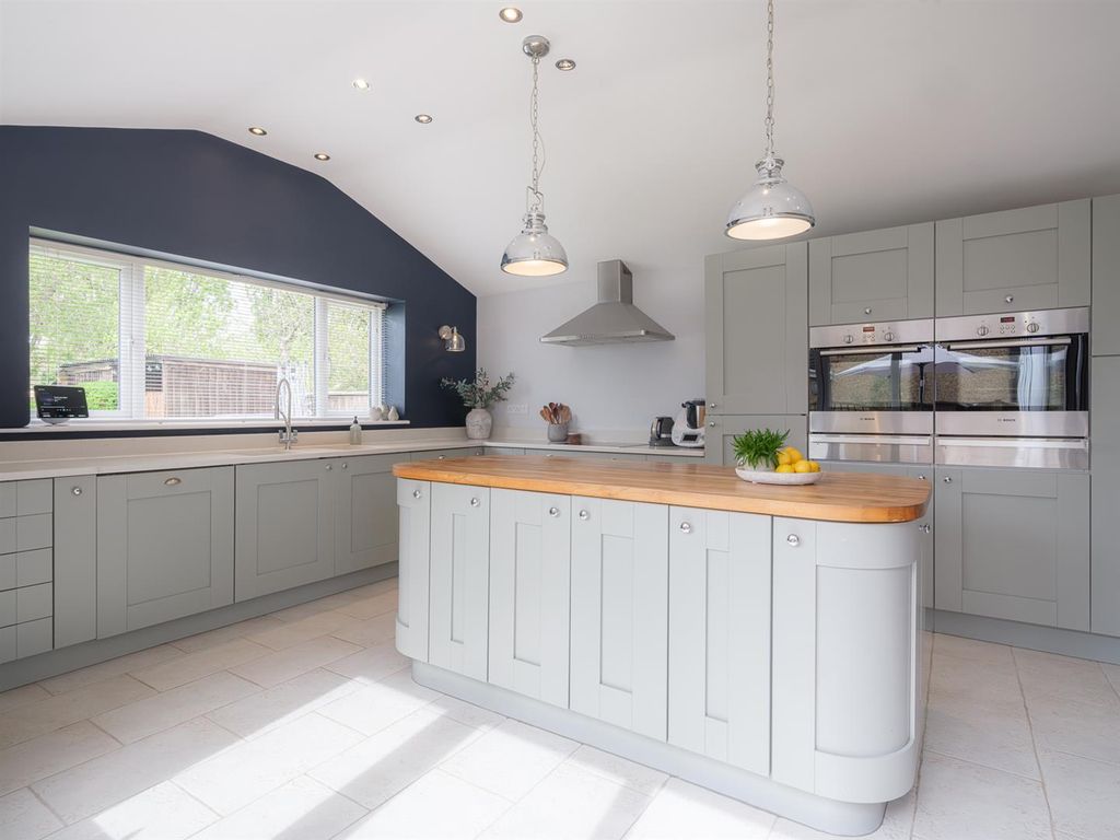 Additional image 5 of 5 bed detached house for saleYewstock Crescent West, Chippenham SN15