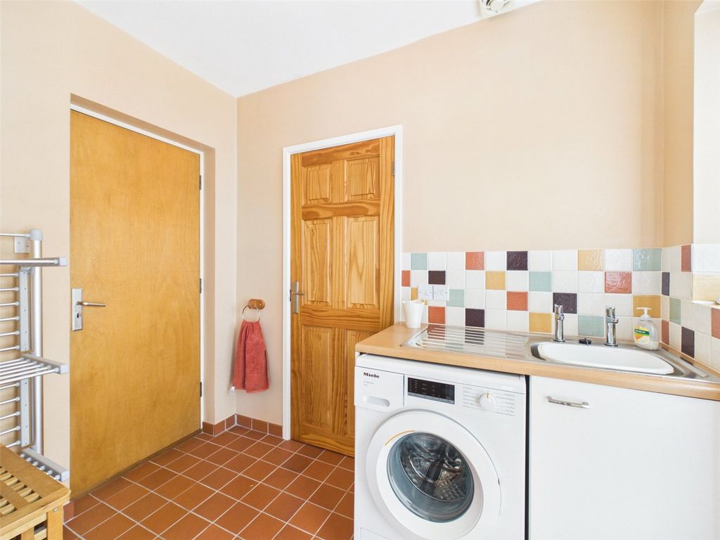 Additional image 15 of 5 bed semi-detached house for saleBeech Road, Chinnor, Oxfordshire OX39