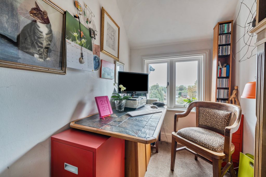 Additional image 13 of 3 bed flat for saleWoodlands Road, Camberley GU15