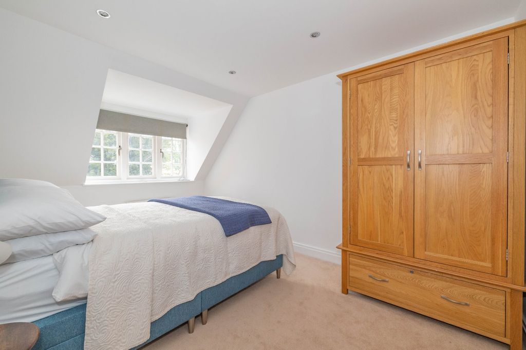 Additional image 7 of 2 bed flat for sale38 New Dover Road, Canterbury CT1
