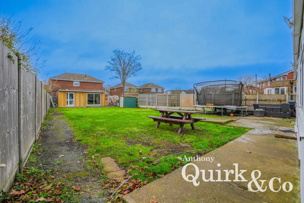 Additional image 18 of 4 bed detached bungalow for saleThe Parkway, Canvey Island SS8