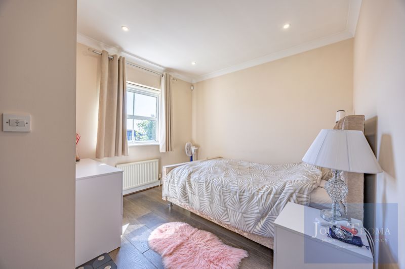 Additional image 9 of 2 bed flat for saleManor Road, Chigwell IG7