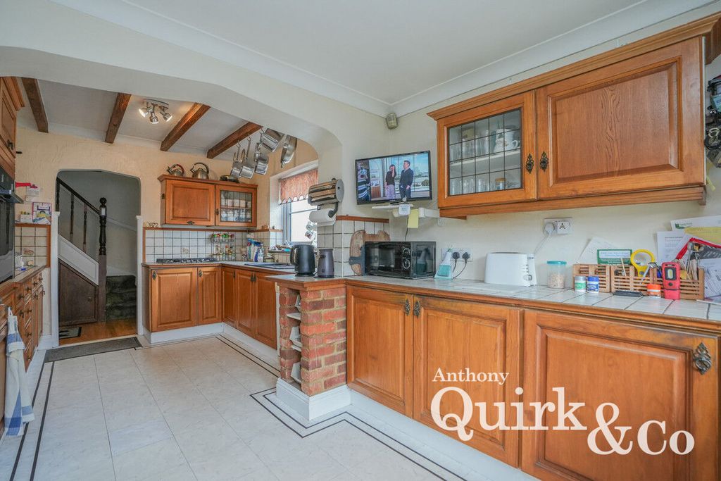 Additional image 2 of 5 bed detached house for saleSt. Agnes Drive, Canvey Island SS8
