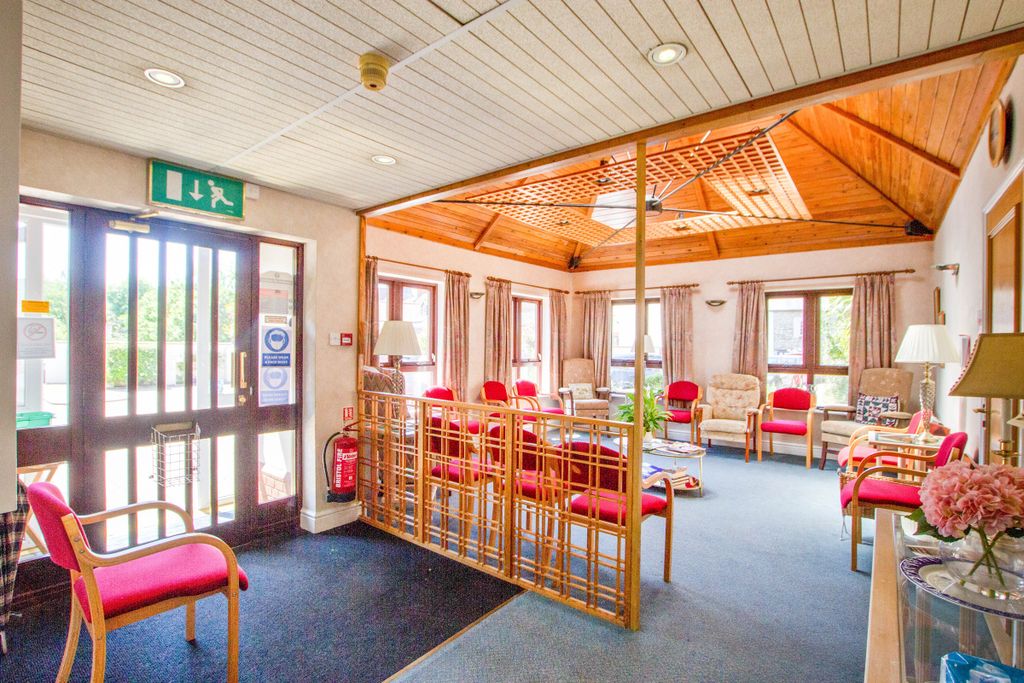 Additional image 13 of 1 bed flat for saleThe Cloisters, South Street, Wells, Somerset BA5