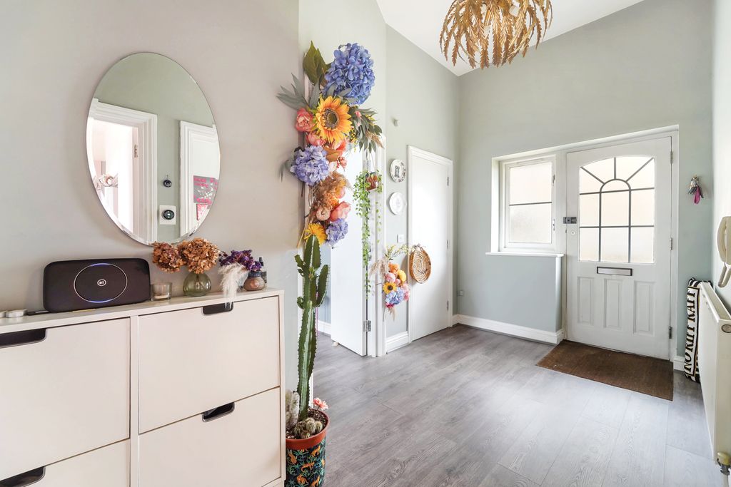 Additional image 6 of 2 bed flat for salePoulter Park, Bishopsford Road, Morden SM4