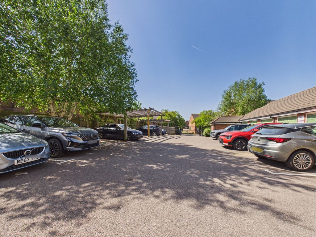 Additional image 3 of 2 bed flat for saleHawkes Court, Chesham, Buckinghamshire HP5