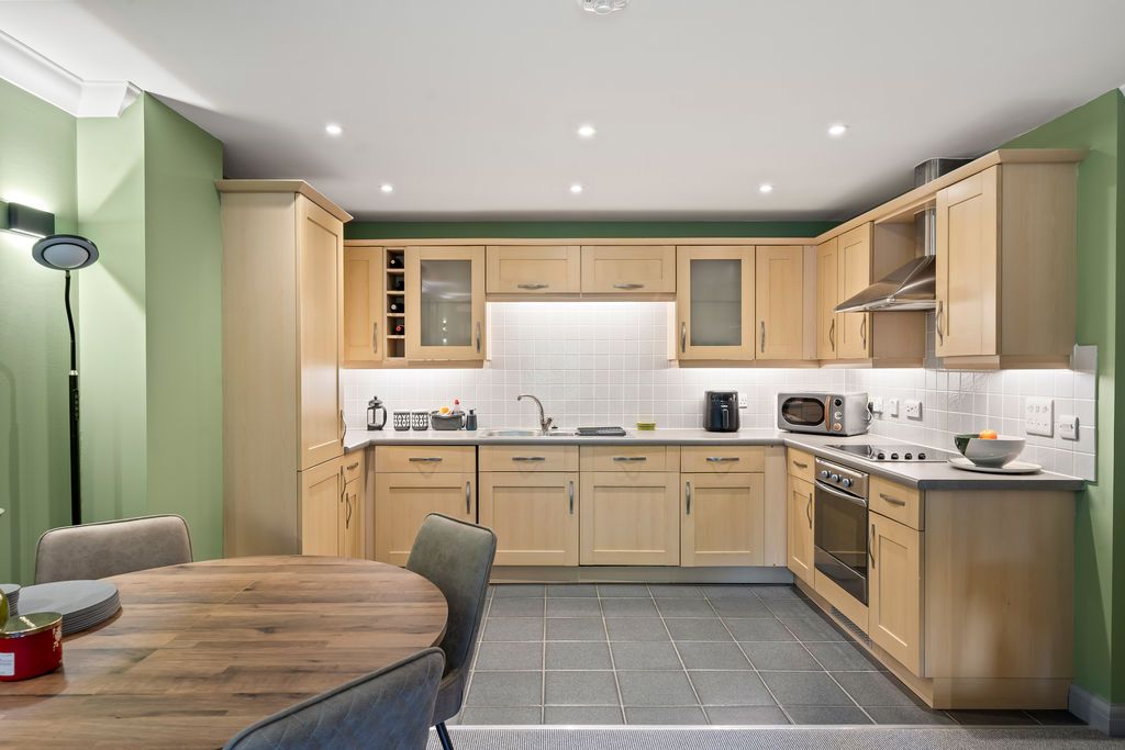 Additional image 2 of 2 bed flat for saleWindermere Court, Denmark Road, Carshalton SM5