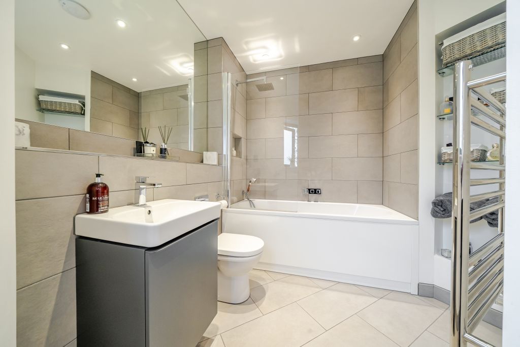 Additional image 4 of 2 bed flat for saleChurch Hill, Caterham CR3