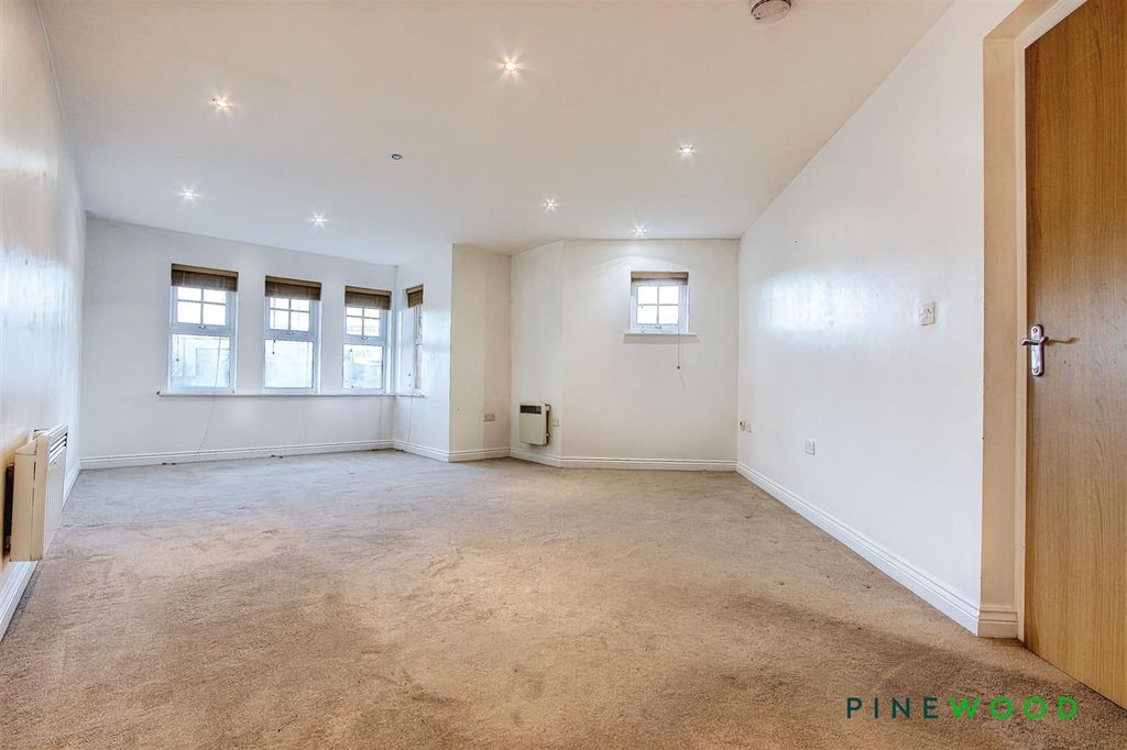 Additional image 4 of 2 bed flat for saleArchdale Close, Chesterfield S40