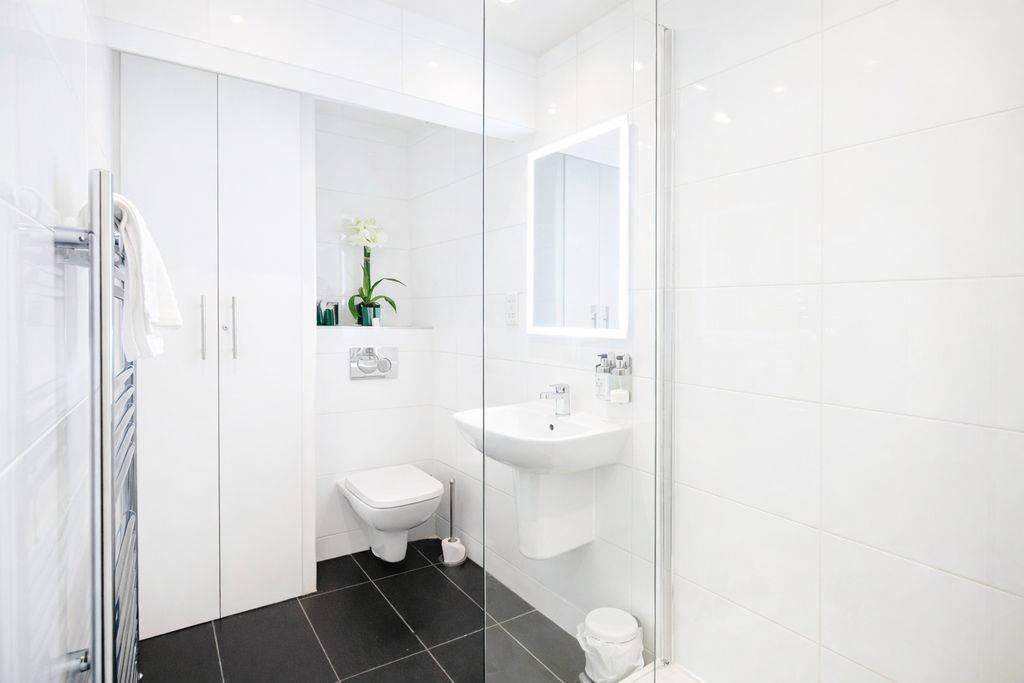 Additional image 7 of 2 bed flat for saleWatergate Street, Chester, Cheshire CH1