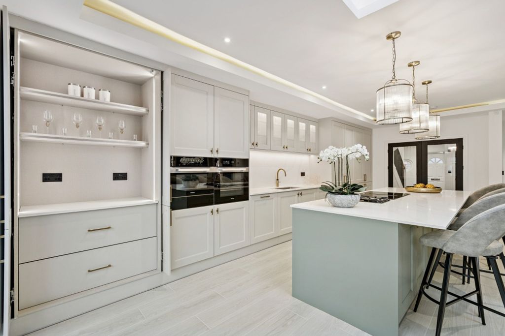 Additional image 12 of 5 bed detached house for saleAldenham Road, Bushey WD23