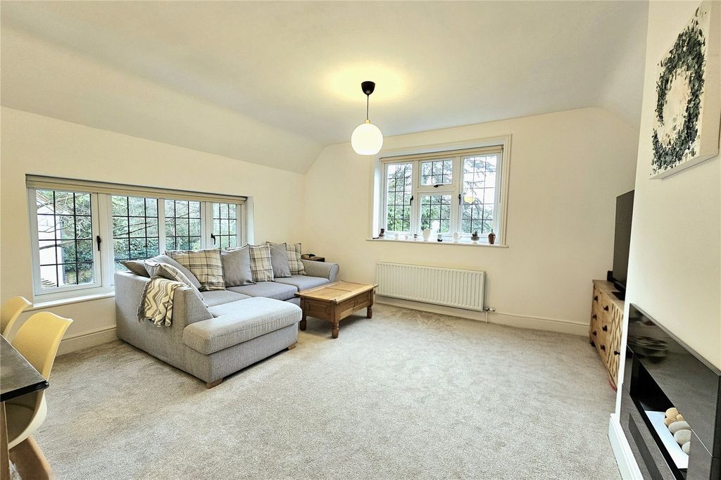 Additional image 6 of 2 bed flat for sale20 Heatherdale Road, Camberley, Surrey GU15