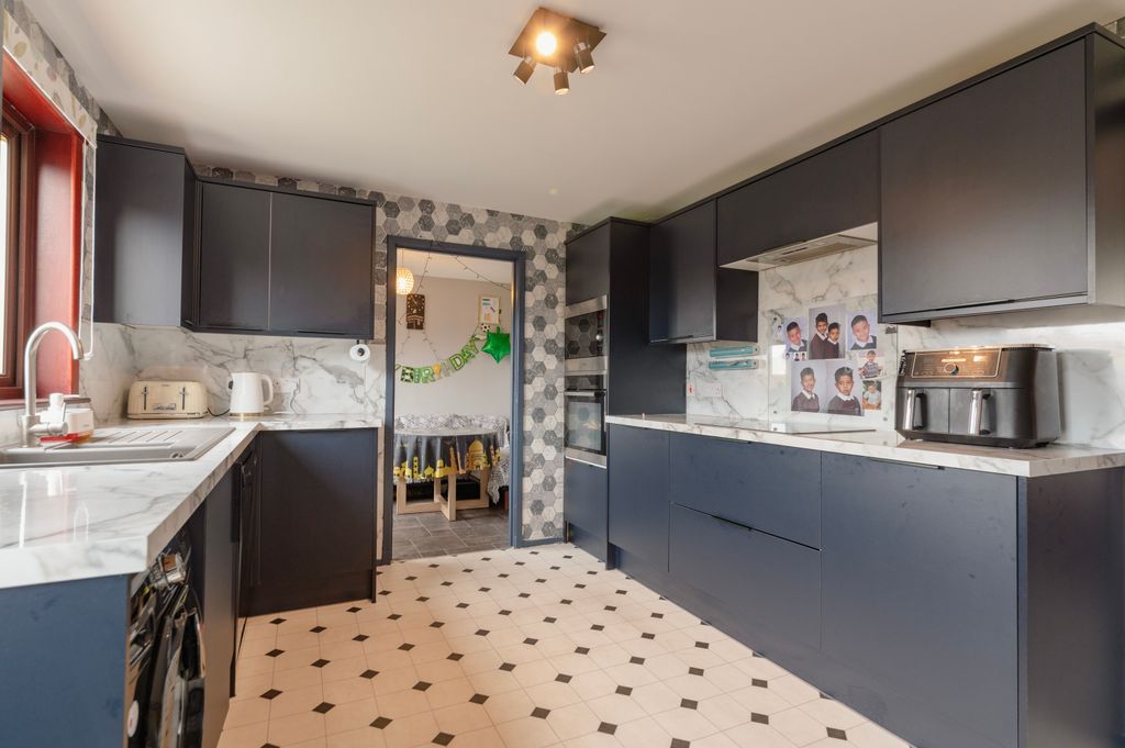 Additional image 5 of 3 bed terraced house for saleWell Road, Buckie AB56