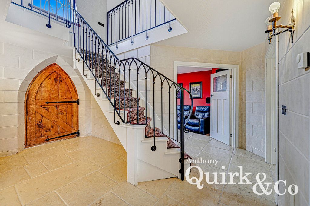 Additional image 18 of 4 bed detached house for saleHannett Road, Canvey Island SS8