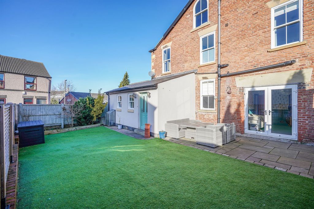 Additional image 39 of 6 bed semi-detached house for saleNewbold Road, Chesterfield S41